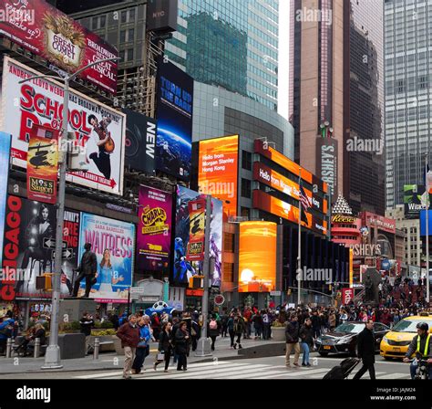 Billboards New York Hi Res Stock Photography And Images Alamy