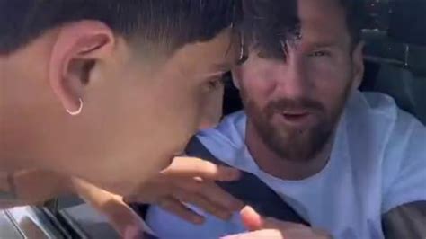 Un Aficionado Explota De Emoción Tras Llevarse Un Beso De Messi