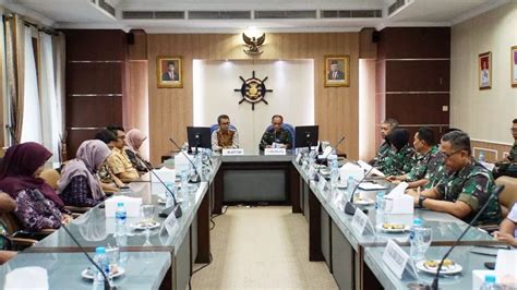 Perwira STTAL Hadiri Exit Meeting Pemeriksaan Intern Atas Laporan