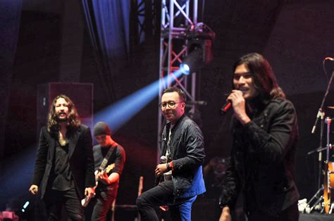 Anniversary Tour 30 Years Dewa 19 Ramaikan Grand City Surabaya