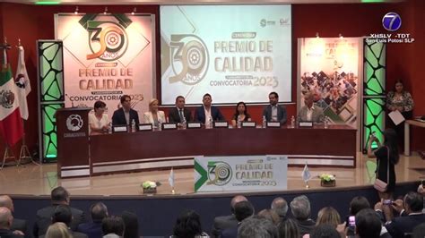 Con La Entrega Del Premio De Calidad Canacintra Junto Autoridades