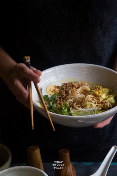 Burmese Mohinga (Rice Noodle Fish Soup)