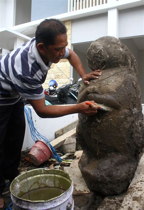 FOTO BENDA CAGAR BUDAYA MALANG Arca Singa Stimba Ke Museum Mpu Purwa