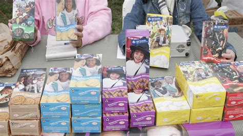 Girl Scouts Retiring Two Popular Cookie Flavors Iheartradio Odm