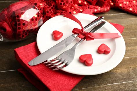 Romantic Dinner. Table place setting for Valentine's Day — Stock Photo ...