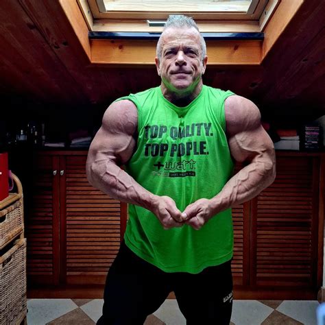 Im A 66 Year Old Bodybuilder Men Half My Age Say My Physique Is