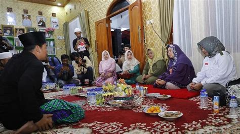 Yenny Wahid Dan Ribuan Warga Sleman Hadiri Selawat Akbar Santrine Abah