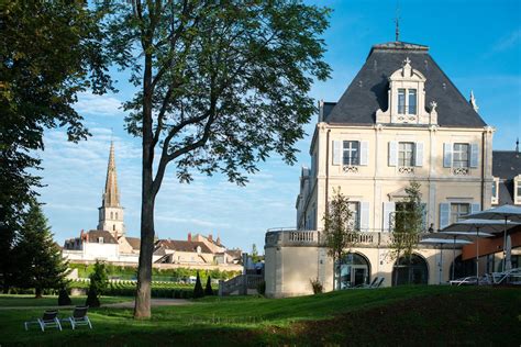 En plein cœur de la Bourgogne au milieu des célèbres vignes de