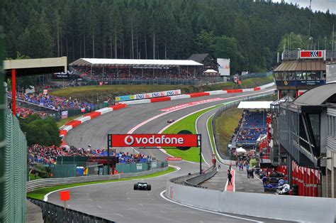 Découvrir Rennstrecke von Spa Francorchamps Tourismus in den Ardennen