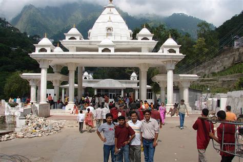 Vaishno Devi Yatra: A Call From Divine Goddess Shakti - India ...