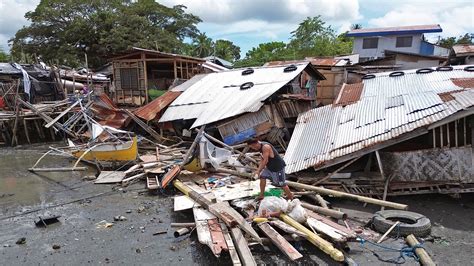 Philippines warns of destructive tsunami after M 7.6 quake