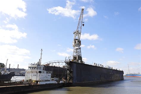 Gobierno de Argentina cede dique flotante a Astillero Río Santiago