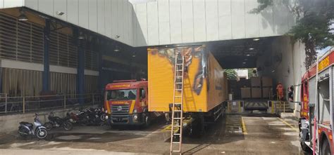 Carreta Dos Correios Pega Fogo Na Zona Sul De Teresina Galeria De