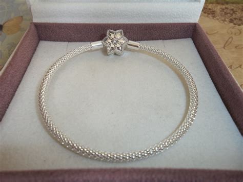 Genuine Pandora Moments Shine Bright Snowflake Clasp Mesh Bracelet