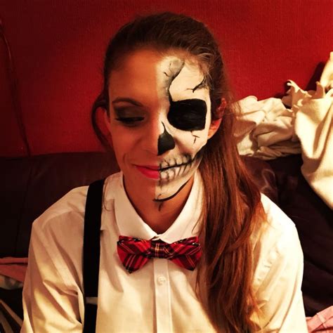 Skeleton Half Makeup Half Face Paint For Halloween Face Painting Halloween Halloween Face