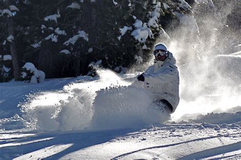 Snowboarding Dodge Ridge Ski Resort Sonora California USA