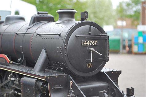 gauge black  stock code