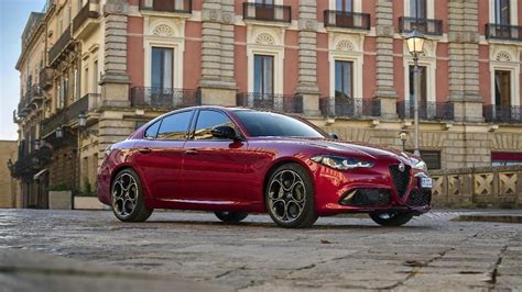 Alfa Romeo Le Nuove Giulia E Stelvio Si Rifanno Il Look Ciociaria Oggi