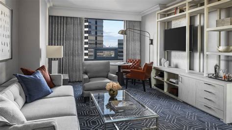 Corner Suite | Atlanta Luxury Hotel Suite | Four Seasons Atlanta