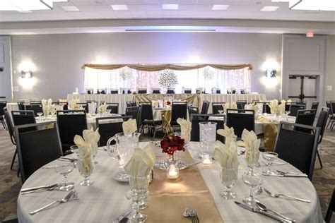 Holiday Inn Fargo | Reception Venues - The Knot