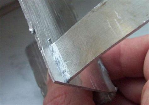 Как и чем приклеить металл к металлу, к дереву, к пластмассе? | Строю ...