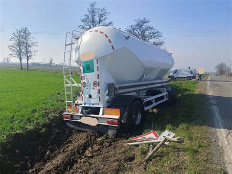 Mezzo Pesante Fuori Strada A Pontecurone Provinciale Chiusa