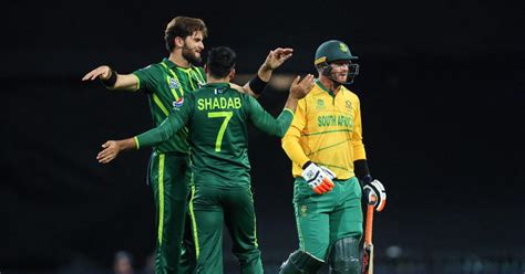 T20 World Cup Pakistan Keep Semi Final Hopes Alive With 33 Run Win