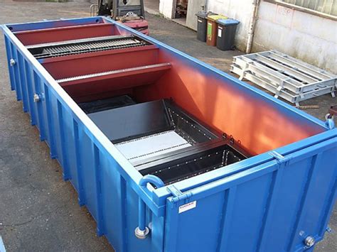 Custom-made roll-off dewatering container