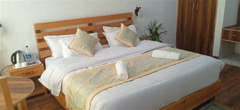 Rooms & Accomodation - The River Side Resort