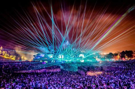 Tomorrowland Shares First Wave Of Talent Armin Van Buuren Charlotte De Witte Above And Beyond