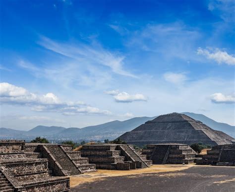 Premium Photo | Teotihuacan pyramids