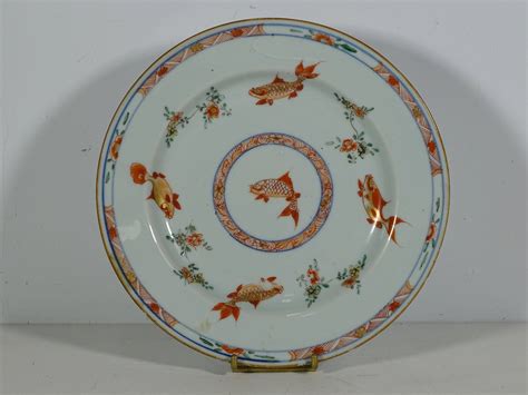 Chine Assiette En Porcelaine D Cor Polychrome De Carpes Et De