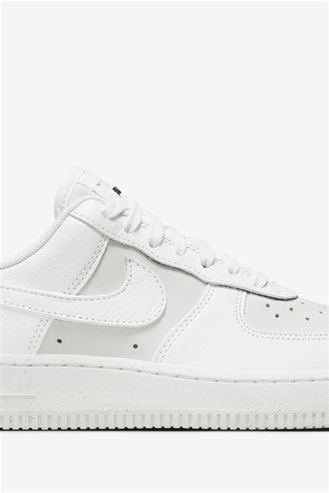 Nike Buy NIKE AIR FORCE 1 07 LX WHITE LT SMOKE GREY PHOTON DUST