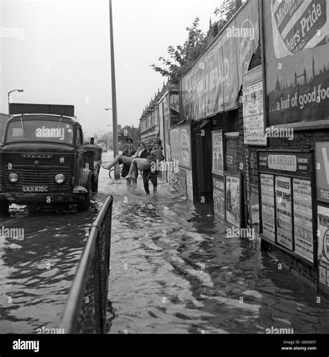 Weather - Flooding - Enfield Town, Middlesex Stock Photo - Alamy