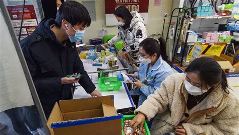 Cina due province aboliscono la quarantena Si può andare a lavorare