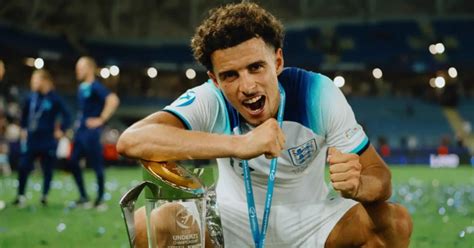 Curtis Jones reacts to winning U21 Euro with England - Football ...