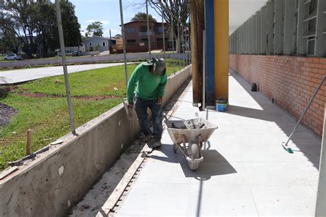 Prefeitura De C Mour O Credencia Meis Para A Presta O De Pequenos