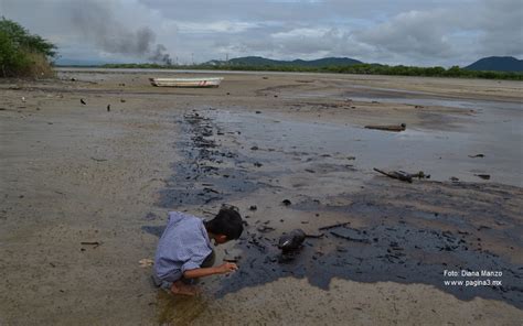 Pemex Es Ecocida Acusan Pescadores De Ensenada La Ventosa Tras Derrame