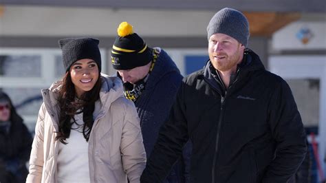 Hand In Hand Meghan Und Prinz Harry Zeigen Sich Verliebt