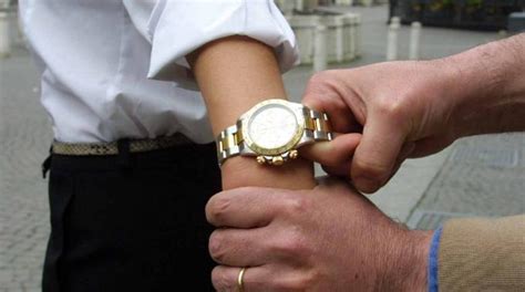 Ritrovato A Latina Orologio Da 400mila Euro Rubato A Roma