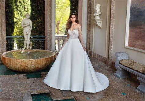 Brautkleid Im Prinzessstil Mit Satinrock Und Transparentem Glitzernd