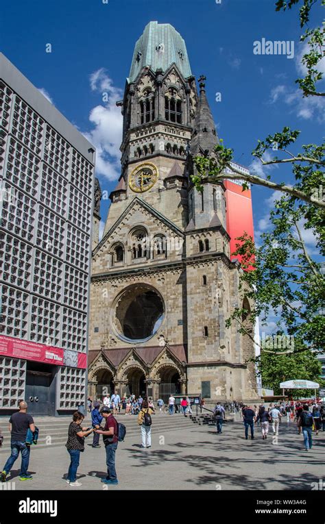 La Iglesia Memorial Kaiser Wilhelm En La Mayoría De Los Casos Sólo