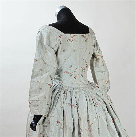 Circa 1775 Robe A L Anglaise With Quilted Silk Petticoat