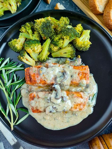 Easy Pan Seared Salmon With Mushroom Sauce