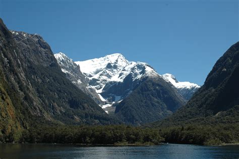 Down Under November 2009: Stunning Fiordland National Park and Milford Sound