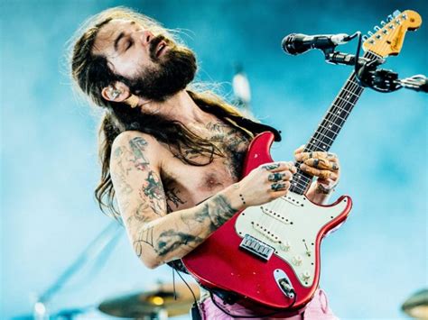 Best Biffy Clyro Songs 20 Classics From The Scottish Alt Metal Heroes