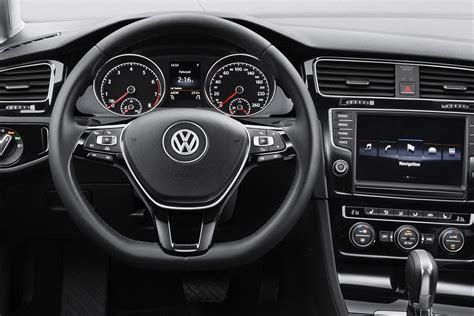 2013 Volkswagen Golf Mk7 revealed - PerformanceDrive