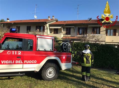 Barlassina Pompieri In Azione Per Incendio Canna Fumaria Foto Il