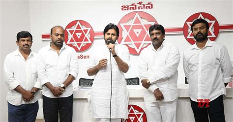 Hyderabad Pawan Kalyan Addresses Tsrtc Employees On 10th Day Of Their