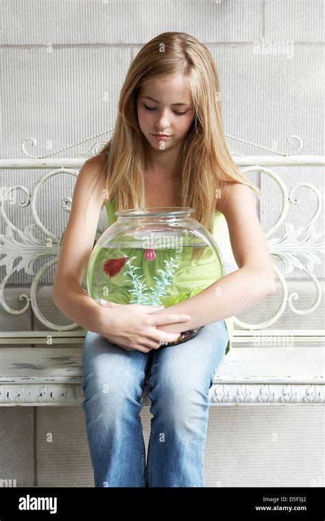 Jeune fille de 14 ans Banque de photographies et dimages à haute